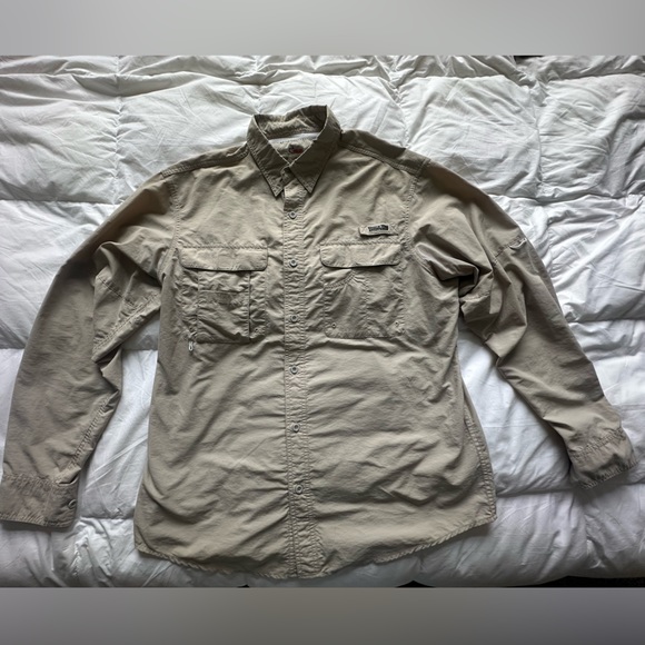 World Wide Sportsman Other - World Wide Sportsman long sleeved button up vented fishing shirt in size LARGE